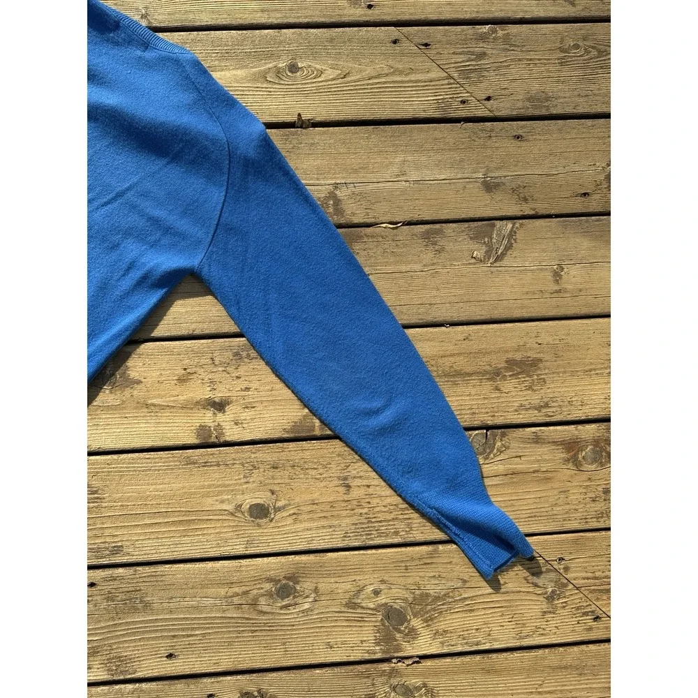 Vintage Izod Lacoste V Neck Sweater Blue Crocodile Logo Medium